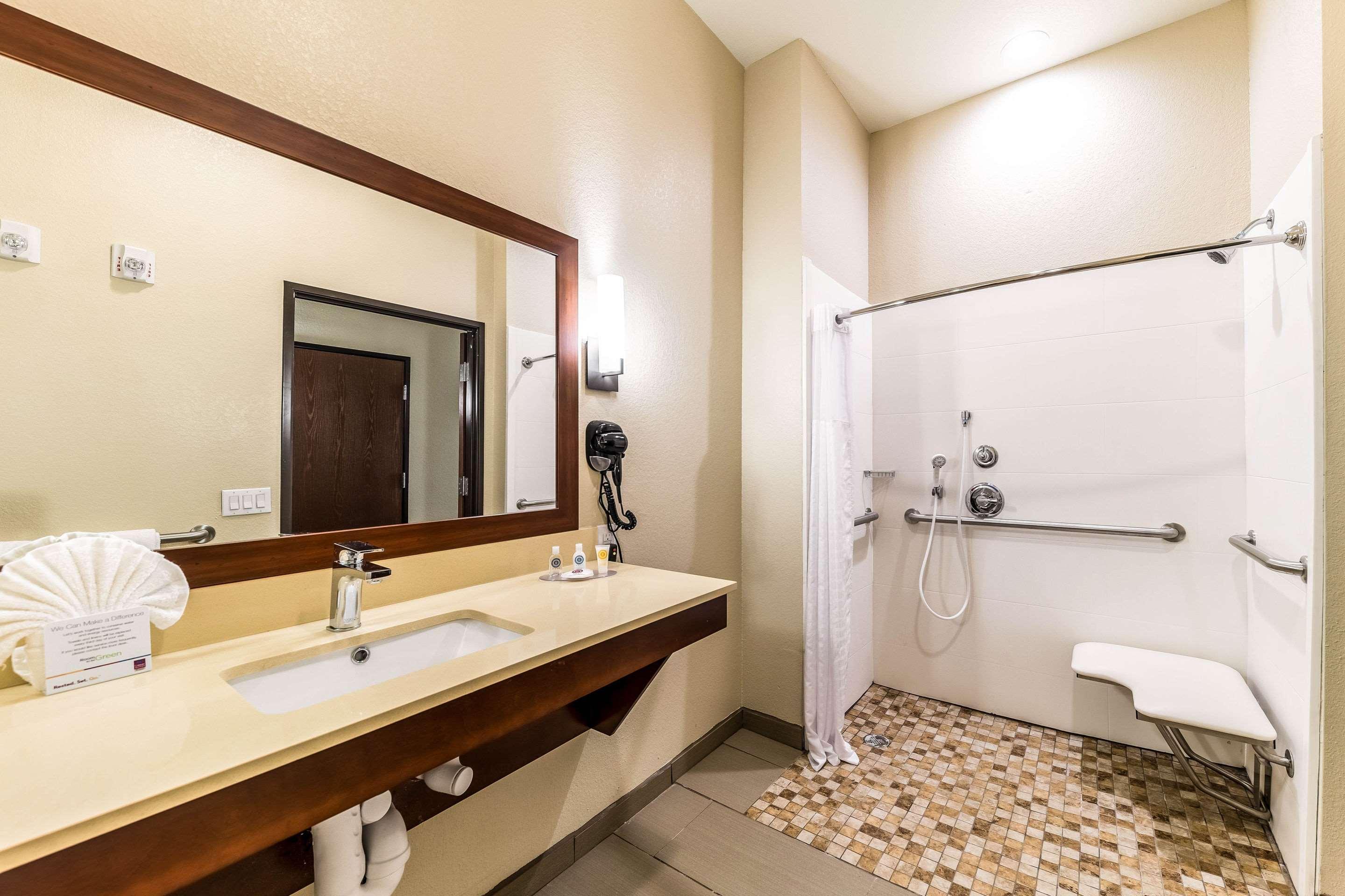 Comfort Suites Grand Prairie - Arlington North Zewnętrze zdjęcie