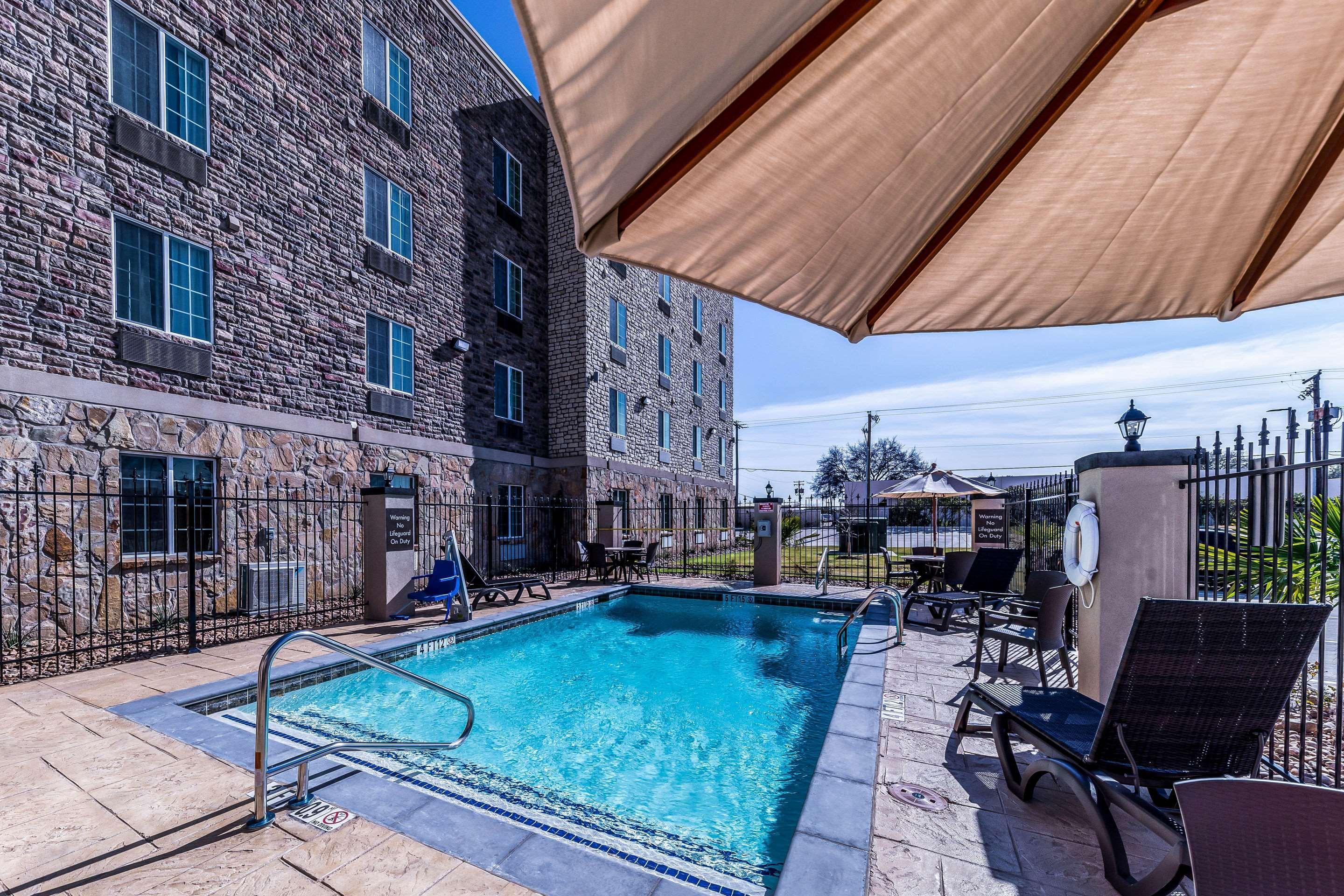 Comfort Suites Grand Prairie - Arlington North Zewnętrze zdjęcie